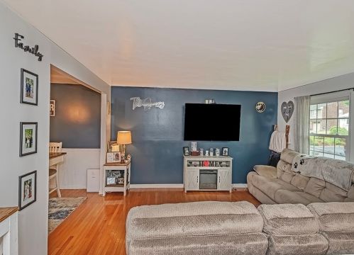 628 Carnival Dr, Pittsburgh PA  15239-2629 exterior