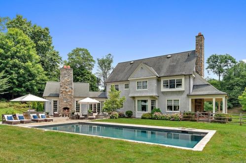 95 Round Hl Rd, Armonk NY 10504-2822 exterior