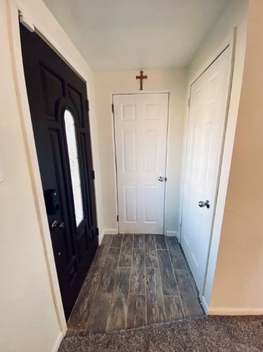 1126 Edward Dr, Pittsburgh, PA 15227-3920