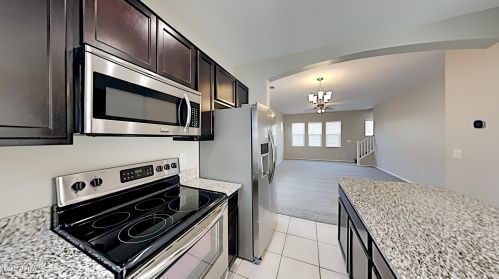 1947 77th Gln, Phoenix AZ  85035-5061 exterior