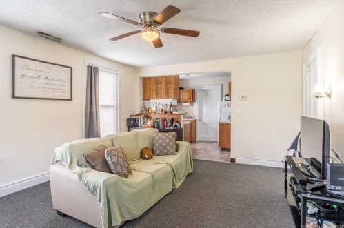 31 Atwater Ave, Derby CT 06418-1409 exterior