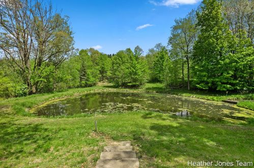 5682 Bartonville Rd, Belding MI 48809-8708 exterior