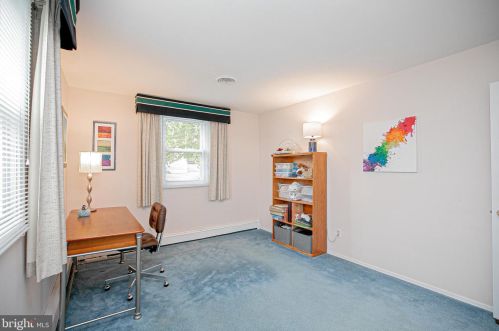 66 Red Lion Rd, Huntingdon Valley PA 19006-6436 exterior