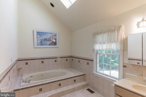 300 Ardmore Ave, Ardmore PA 19003-1012 exterior