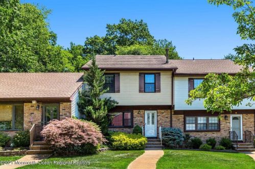 45 Corona Ct, Old Bridge, NJ 08857-2851