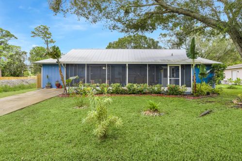 7908 Hamilton Ave, Fort Pierce, FL 34951-1738