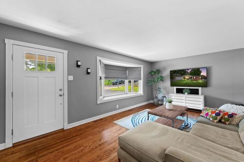 995 Sandstone Dr, Saint Louis MO 63146-5033 exterior