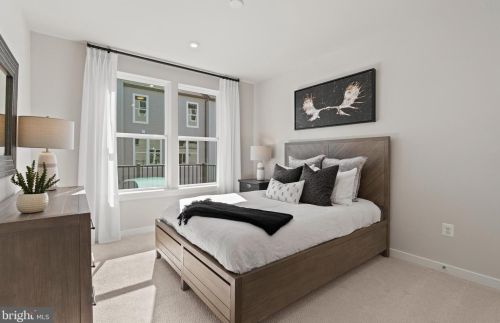 13621 Dulles Technology Dr, Herndon VA 20171-3415 exterior