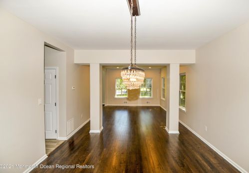 5 Markus Ct, Jackson Twp NJ  08527-2886 exterior