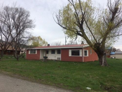 203 California Ave, Tamarack, ID 83612-5501