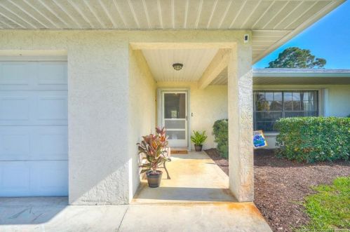 1298 Mendavia Ave, Fort Pierce, FL 34952-5374