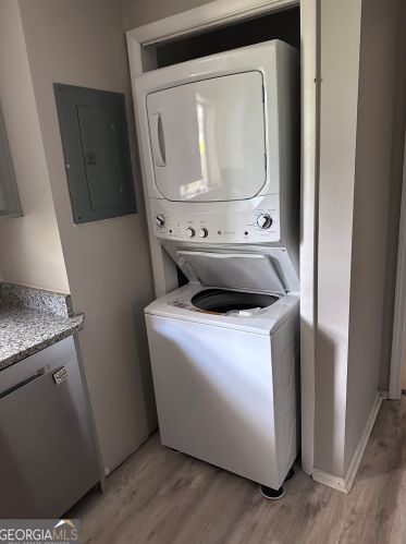 346 Carpenter Dr, Atlanta, GA 30328-5021