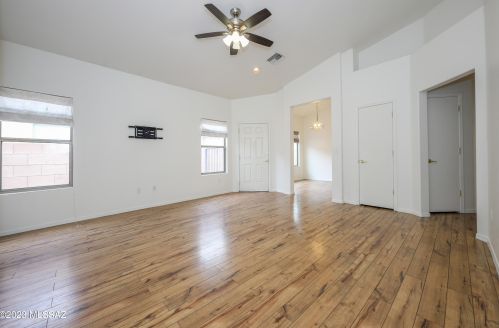 5225 Crowley Ln, Tucson, AZ 85705-4941