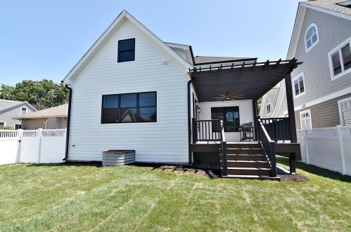 385 Berkley Ave, Elmhurst IL 60126-3167 exterior