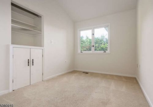 21 Canada Goose Dr, Hackettstown, NJ 07840-3104