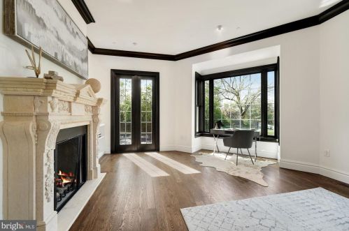 9318 Cranford Dr, Rockville MD 20854-2231 exterior