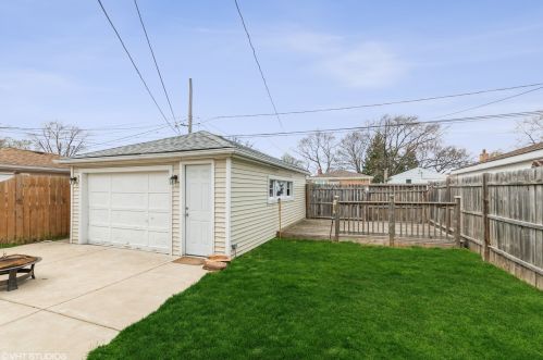 11236 Sacramento, Chicago IL 60655-2302 exterior