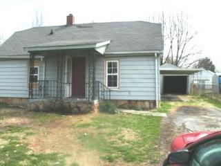 1206 Clifton Ave, Springfield MO  65802-1395 exterior