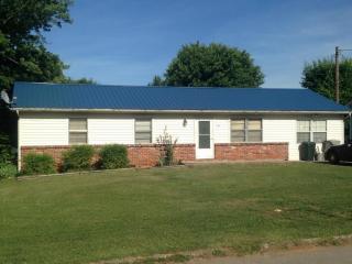 1128 Roswell Rd, Knoxville, TN 37923-1767