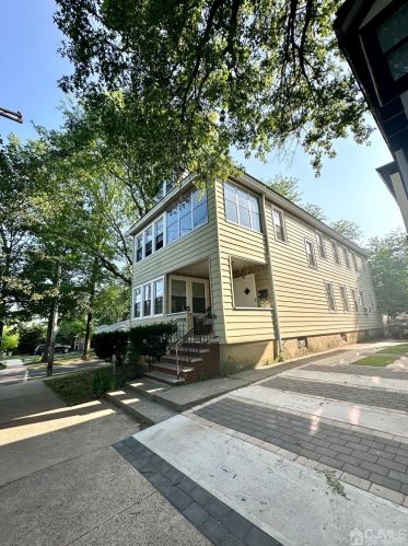 312 4th Ave, New Brunswick NJ  08904-2726 exterior