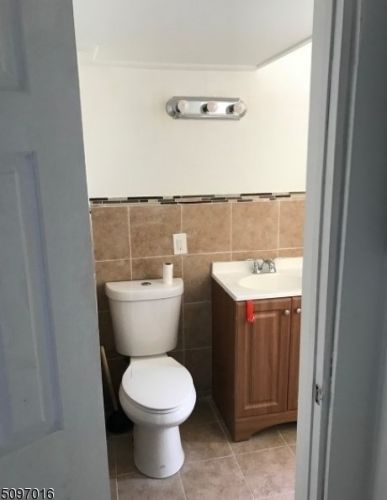 5 Joyce St, Town Center NJ 07052-5221 exterior