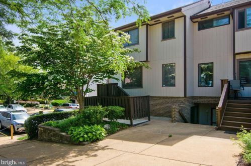 1733 Westwind Way, Mc Lean VA  22102-1612 exterior