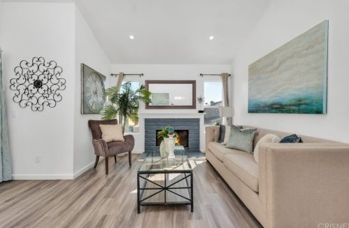 5356 Driftwood St, Oxnard CA 93035-1032 exterior