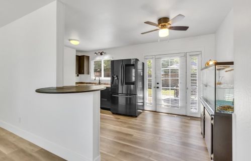 1380 Sunshine Dr, Concord CA 94520-4069 exterior