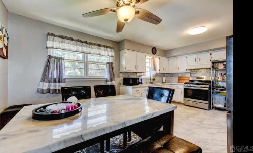 226 Prospect Ave, Green Brook NJ  08812-1418 exterior