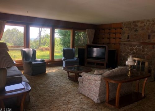 1916 Mtn Top Rd, Bridgewater NJ 08807-1836 exterior