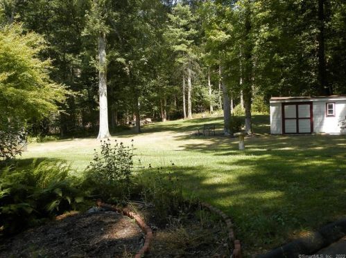 136 Putnam Pike, Killingly CT 06241-1628 exterior