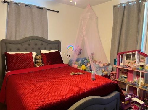 9 Couch St, Norwalk CT 06854-2025 exterior