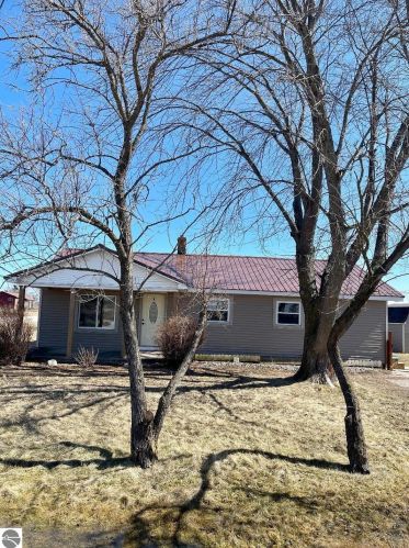 4511 Lentz Rd, Standish, MI 48658-9758