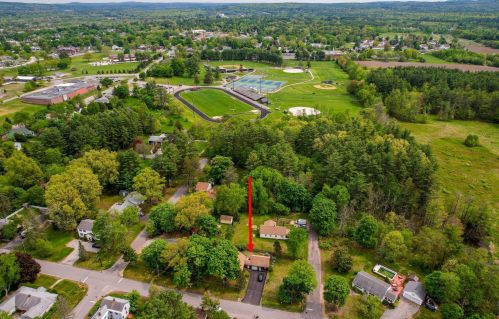 21 Redington Rd, Concord NH  03301-2439 exterior