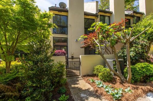 360 7th St, Atlanta, GA 30308-1646