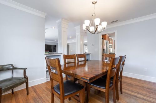 2519 Clairmont Rd, Atlanta GA 30329-2713 exterior