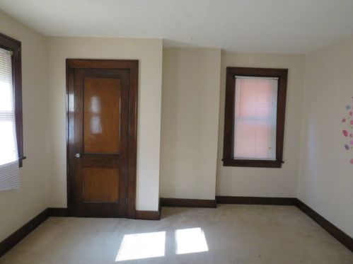 2634 Library Rd, Pittsburgh PA 15234-3107 exterior