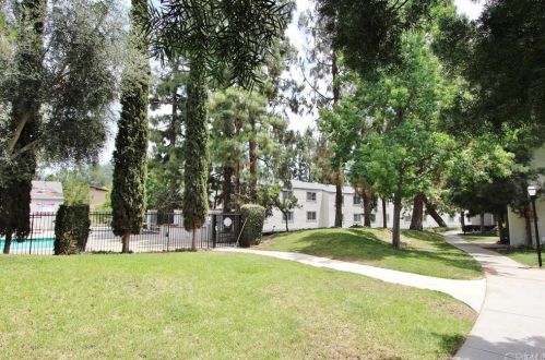 1649 Brea Blvd, Fullerton CA  92835-3923 exterior