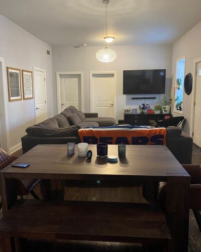 2918 Nelson St, Chicago, IL 60618-7027