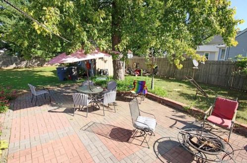 161 Elm St, Enfield CT 06082-3627 exterior