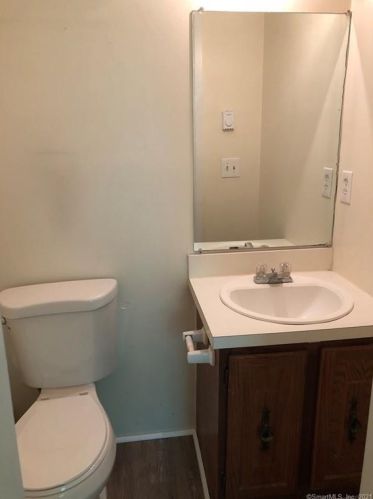 106 Wellington Dr, Farmington CT 06032-3227 exterior