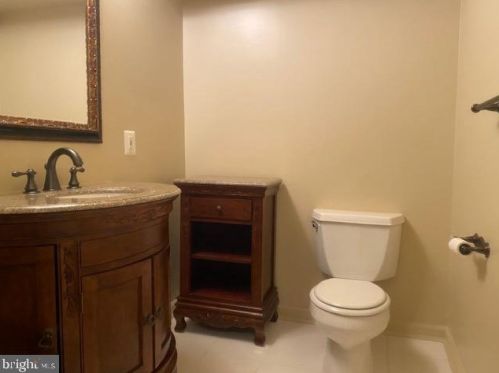 8108 Appalachian Ter, Rockville MD 20854-4050 exterior