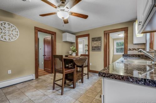 5 Bailey Rd, Enfield CT 06082-4818 exterior