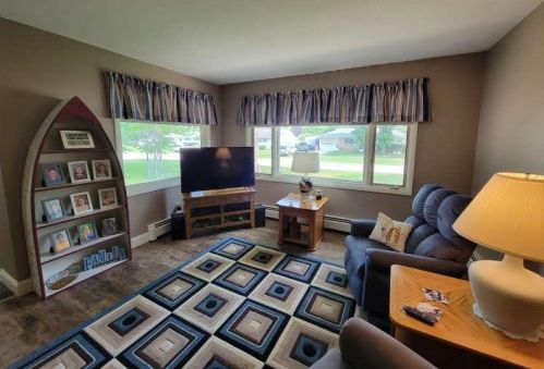 1849 Lawnel Ave, Meskegon MI 49441-3743 exterior