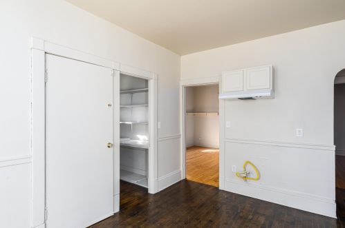 3348 24th St, Milwaukee, WI 53215-4814