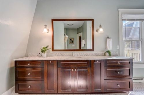 2109 Kenwood Blvd, Milwaukee WI  53211-3311 exterior