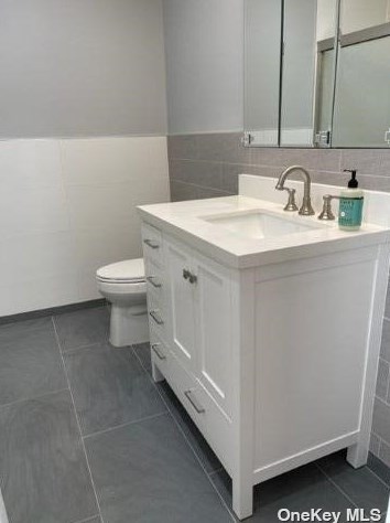 26 Anchor Ct, Babylon NY 11704-7421 exterior