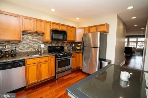 875 Lawrence St, Philadelphia PA 19120-4126 exterior