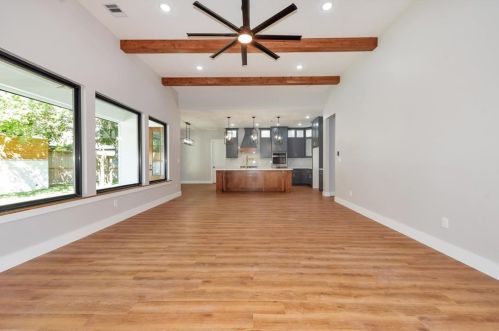 302 Edgewood Dr, Montgomery TX exterior