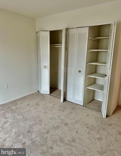 5250 Valley Forge Dr, Alexandria VA  22304-5603 exterior